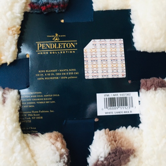 SOLD NWT Pendleton King Sherpa Blanket - Picture 5 of 5